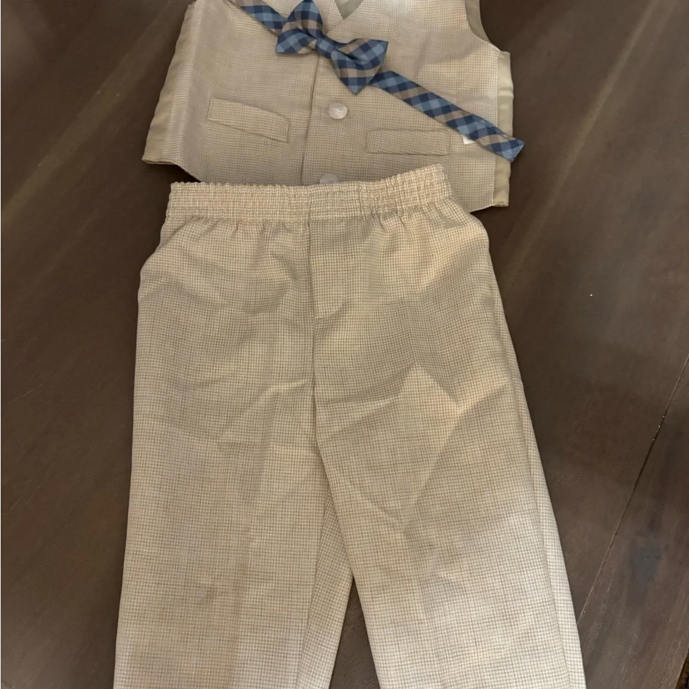 Boys Van Heusen Tan Dress Vest & Pants Set with Blue Plaid Bow Tie Sz 24M